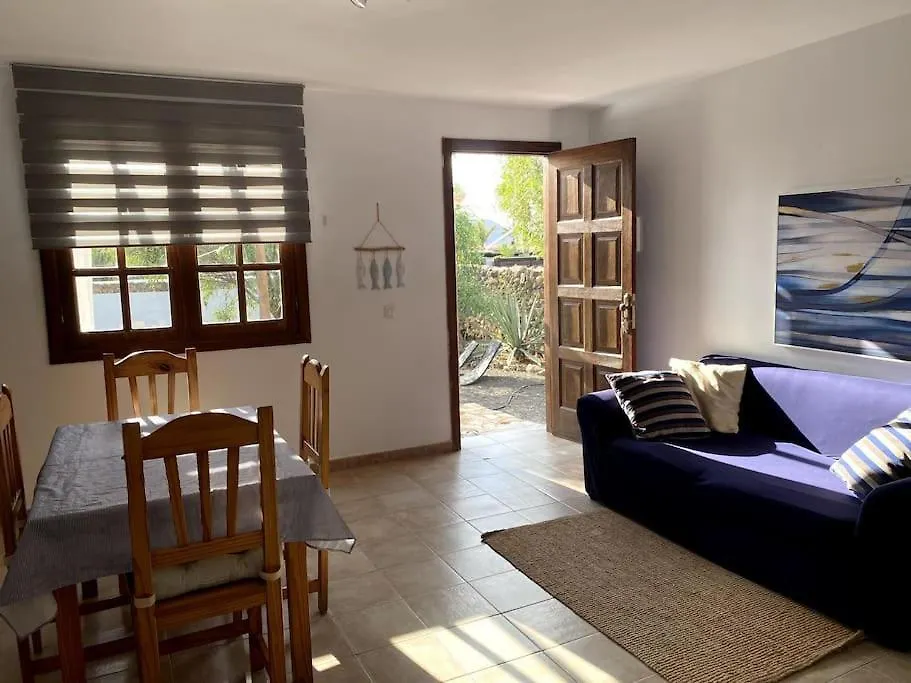 Orange House, Surf&Yoga Lajares Villa